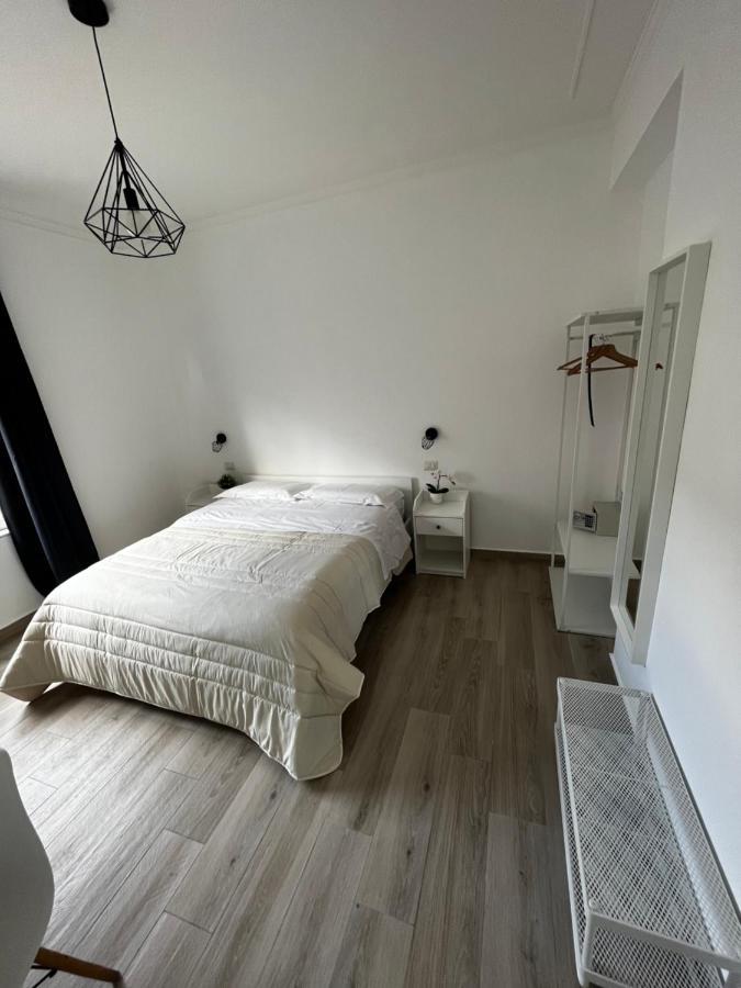 Dimora Sicula Guest House คาตาเนีย ภายนอก รูปภาพ