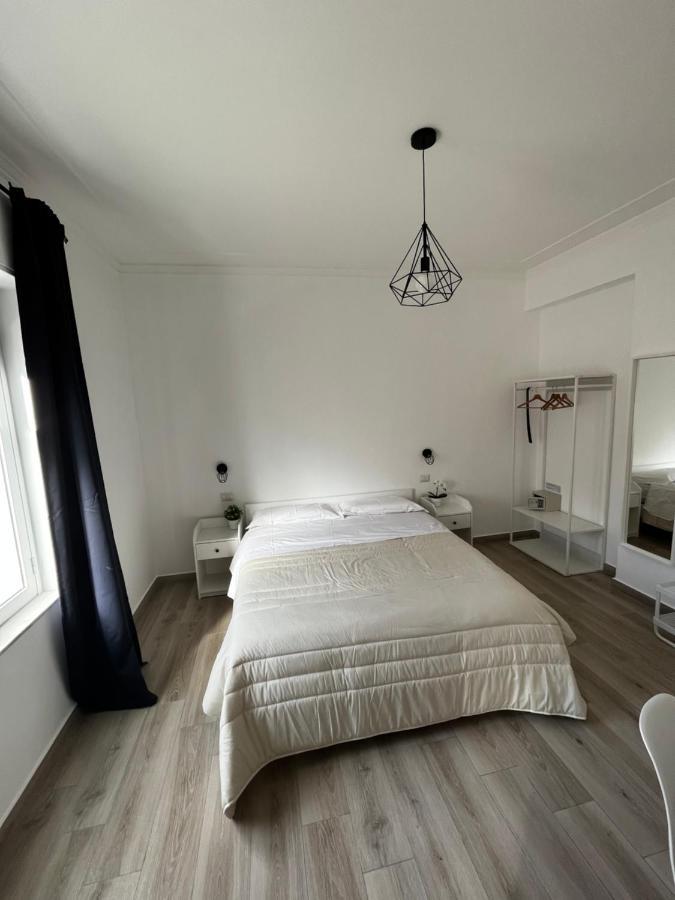 Dimora Sicula Guest House คาตาเนีย ภายนอก รูปภาพ