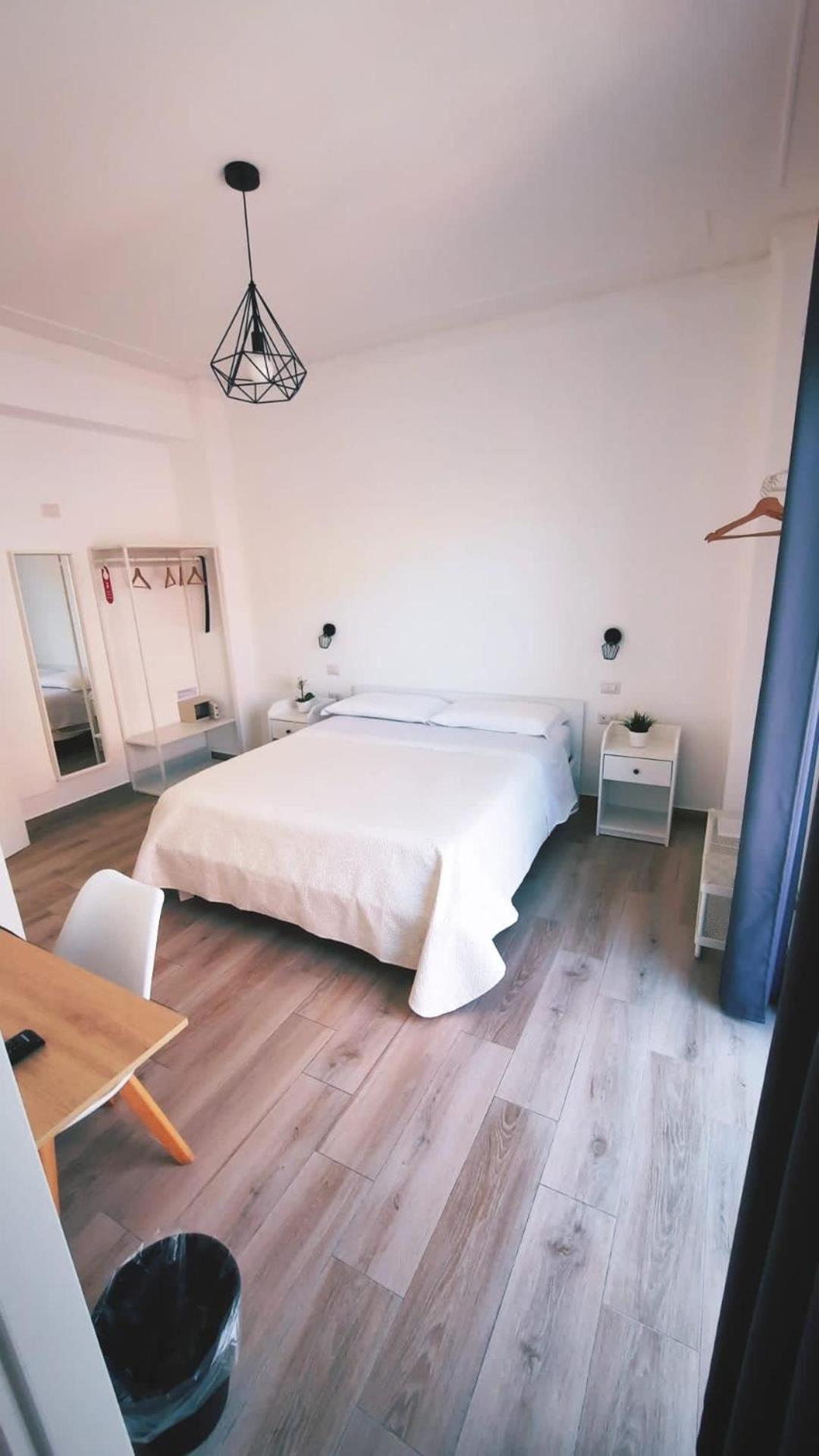 Dimora Sicula Guest House คาตาเนีย ภายนอก รูปภาพ